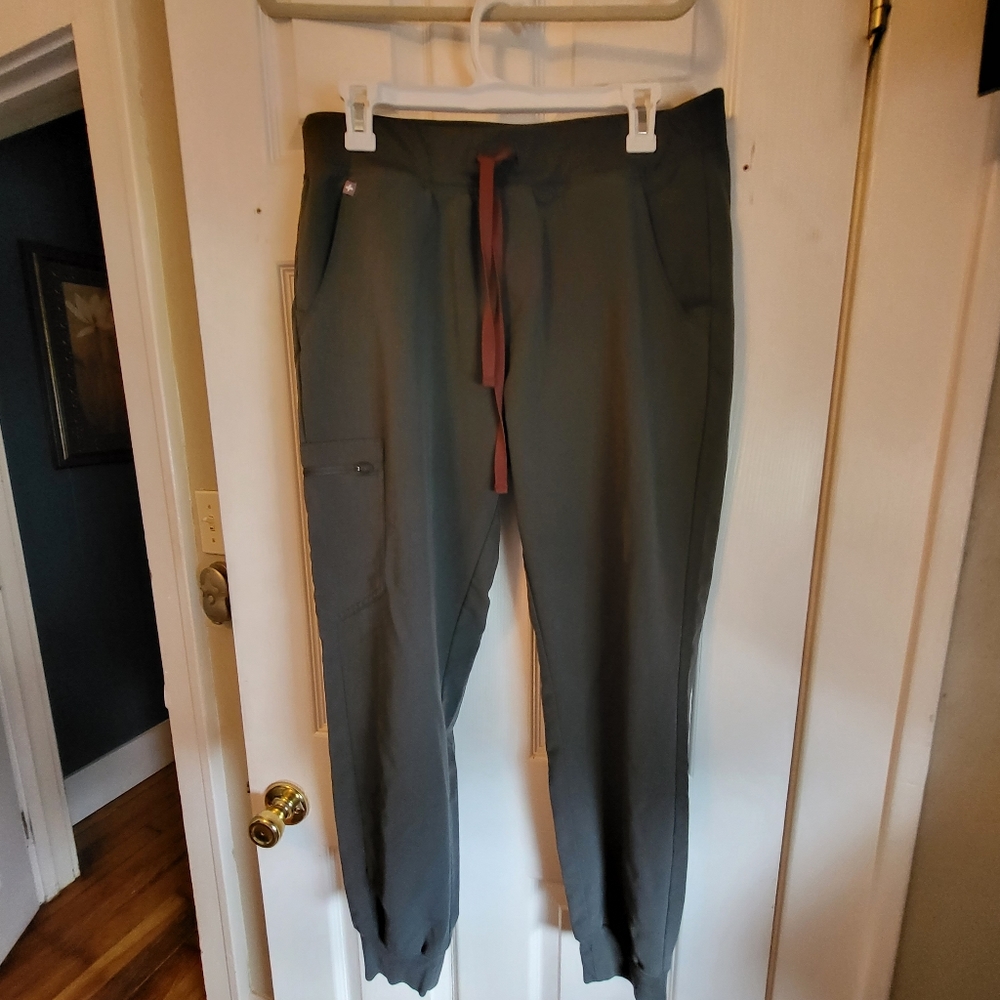 Figs scrub pant size lg
